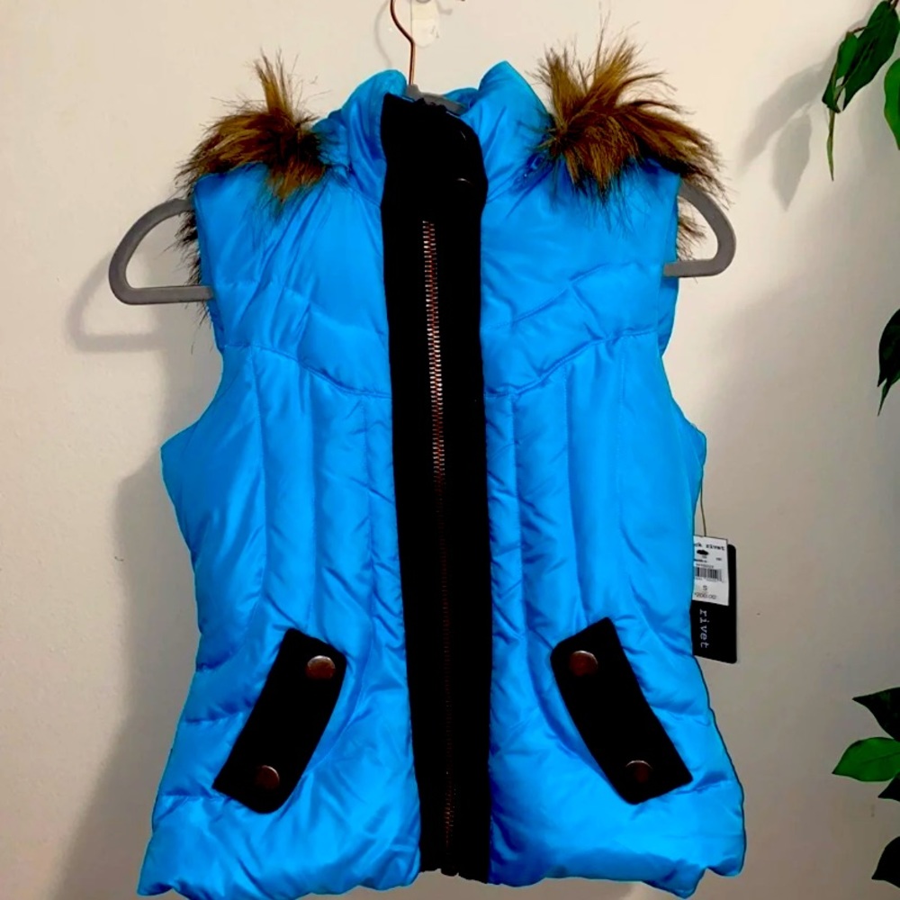 Black Rivet Puffer Vest NWT